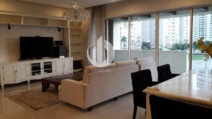 Estella Apartment - Luxury design, modern furniture, spacious.