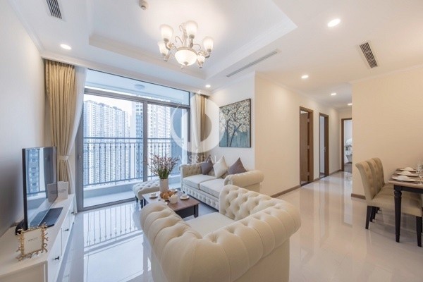 Vinhomes Central Park Apartment –  Living in spacious apartment with 3Brs, full interior.