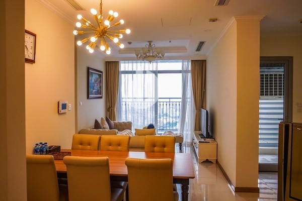 Vinhomes Central Park Apartment – Living in a place with modern interior design, beautiful space.