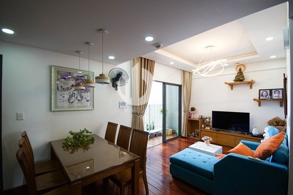 Masteri Thao Dien Apartment -  Colorful furniture brings a youthful appearance to the apartment.