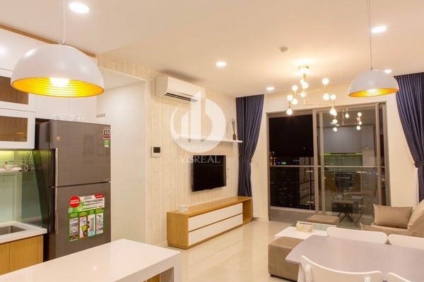 Millenium Apartment – Located at a high floor, the apartment has a beautiful city view at night.