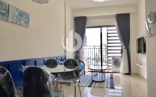 Rent Sun Avenue apartment with unique blue tone design just $600 – photo 2