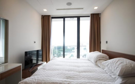 Cozy Vinhomes Golden River apartment on 47th floor with zoo and river view – photo 2