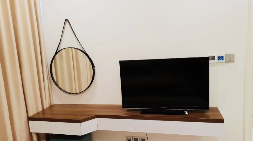 TV cabinet with high usability