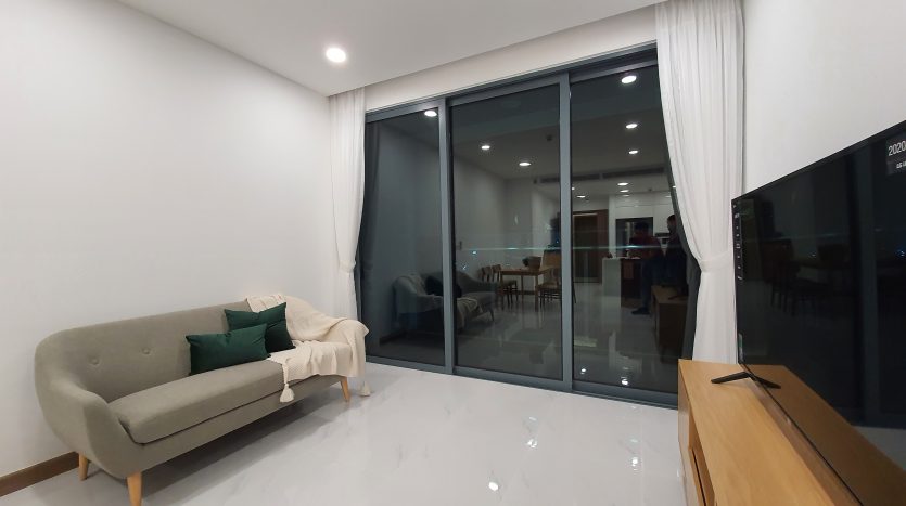 Beautiful apartment for rent in Sunwah Pearl - Living room