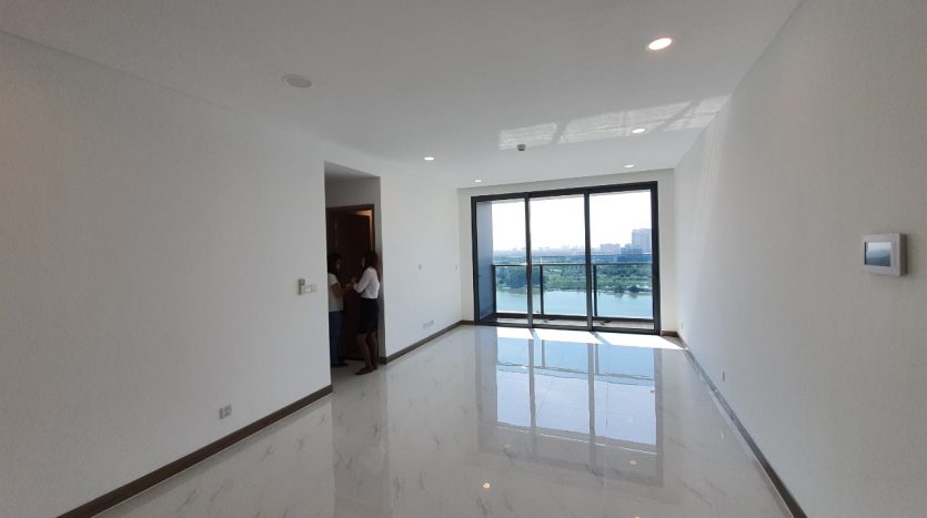 Convenient apartment for rent in Sunwah Pearl - Living room