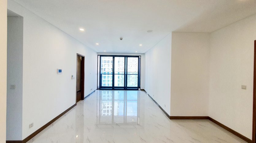 Unfurnished apartment for rent in Sunwah Pearl - High floor, cool and bright