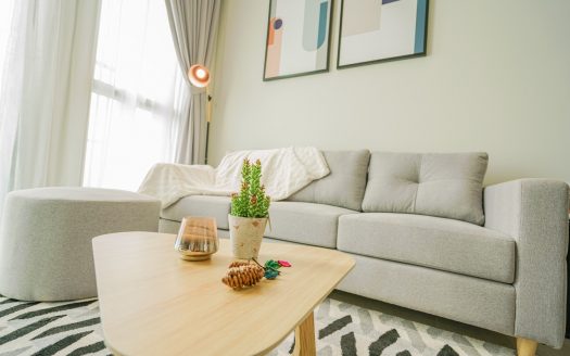 Feliz En Vista duplex apartment for rent - living room