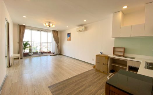 Tropic Garden apartment for rent - Cozy space with wooden floor
