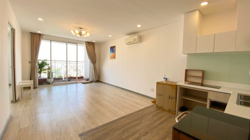 Tropic Garden apartment for rent - Cozy space with wooden floor