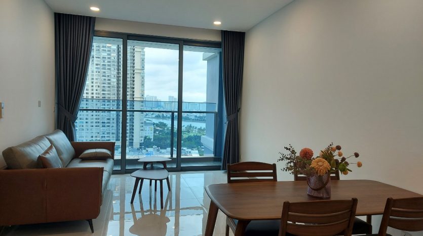 Sunwah Pearl apartment for rent - Basic but refined furniture and city view