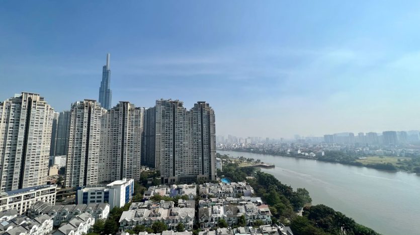 Sunwah Pearl apartment with landmark 81 view and riverview