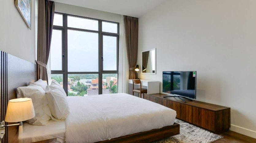 Spacious bedroom with cool view