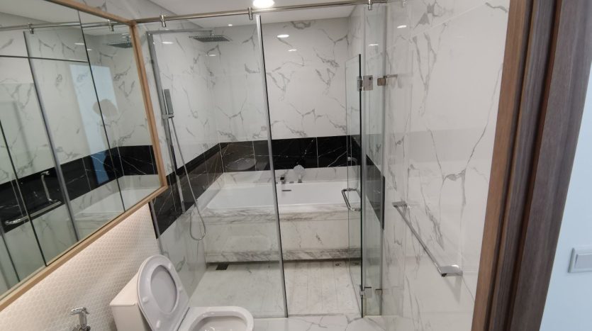 Large bathroom with bathtub