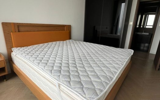 Large bedroom