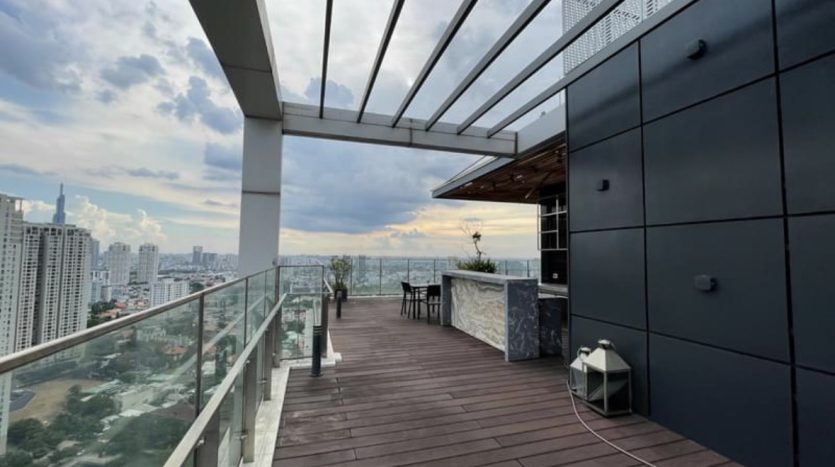 Sky garden with spacious balcony