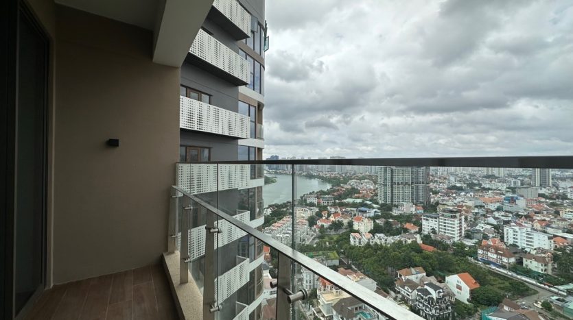 Unfurnished 2 bedroom apartment Thao Dien Green