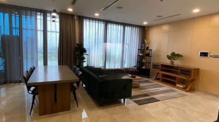 3 bedroom apartment in Vinhomes Golden River