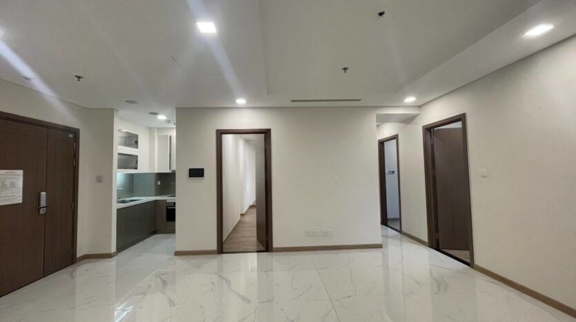 Unfurnished 3 bedroom apartment for rent in Landmark81 VHCP