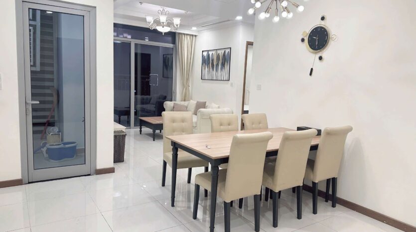 Fully furnished 2 bedroom apartment for rent Lnadmark Plus Vinhomes