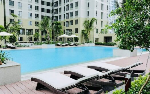 swiming pool at masteri thao dien