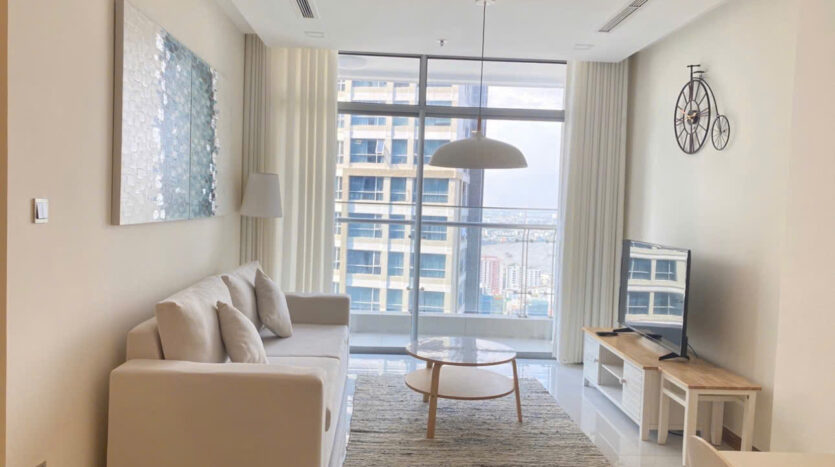 Vinhomes Central Park 2 Bedrooms for Rent - Beautiful River View