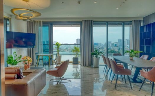 Cove Empire City 3 bedroom apartment for rent - Luxury charm with river view