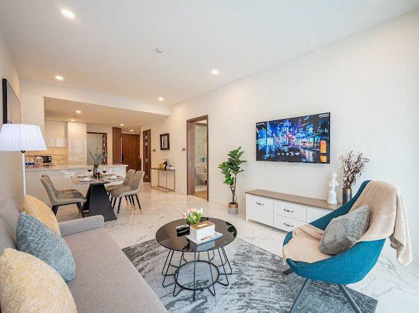 Luxury 2 bedroom apartment for rent at Galleria Metropole