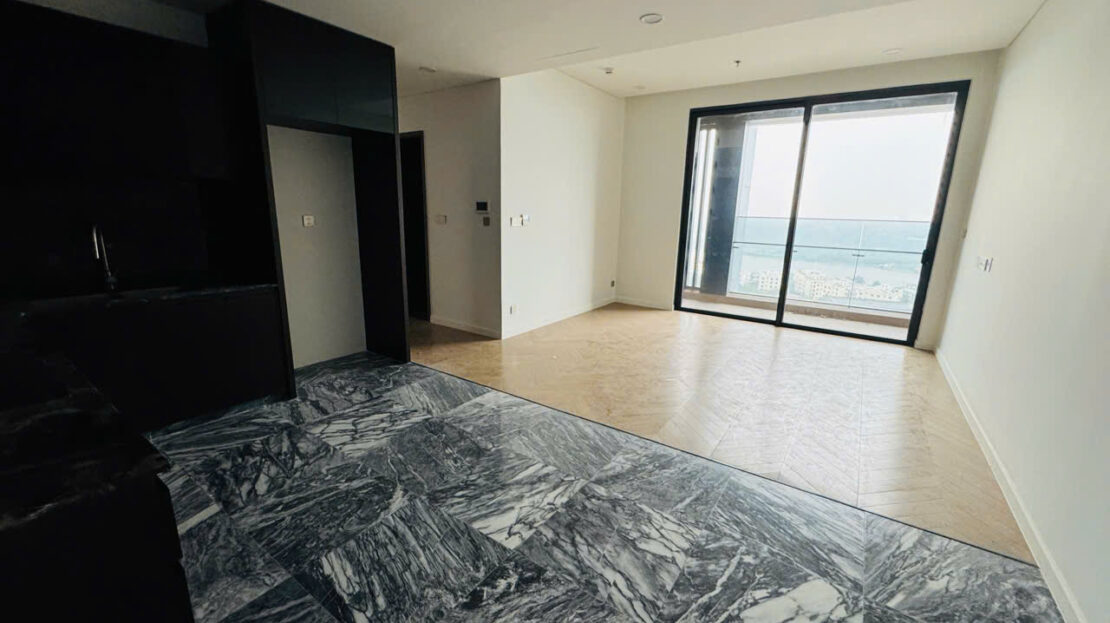 Unfurnished 3 bedroom apartment in Lumiere Riverside river view