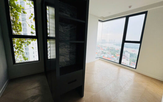 Unfurnished 3 bedroom apartment in Lumiere Riverside river view