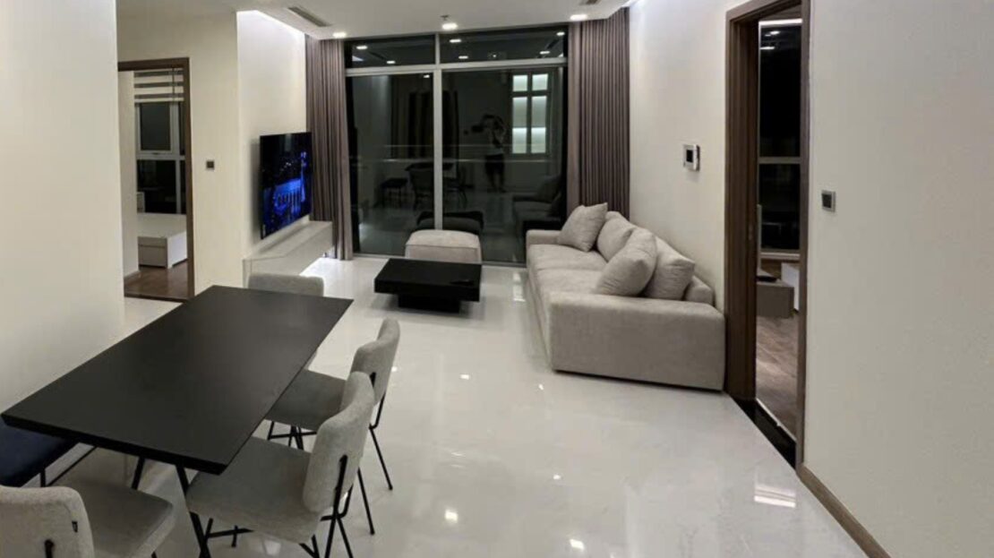 2 bedrooms for rent Vinhomes Central Park – River & city views