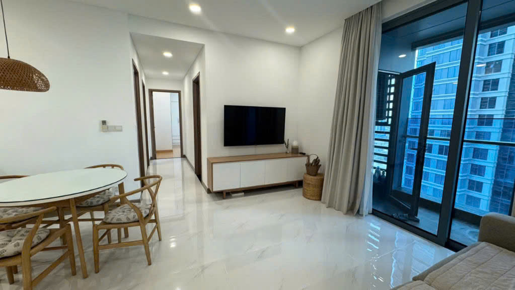 Rent 2 bedroom apartment in Sunwah Pearl - River & garden views