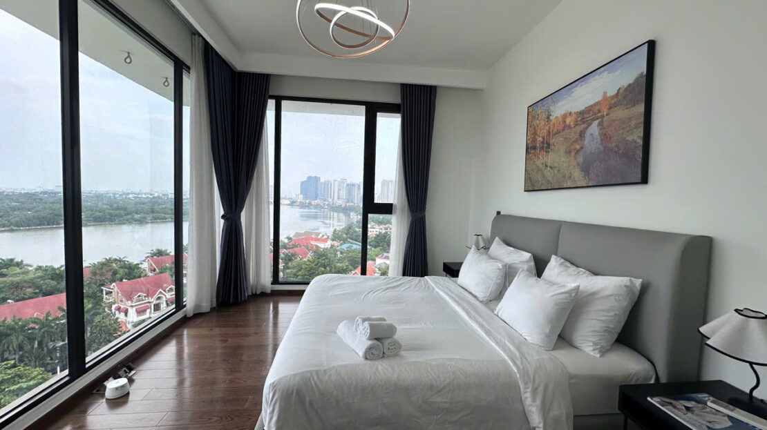 Spacious 4 bedroom apartment for rent in D'edge: River-facing unit