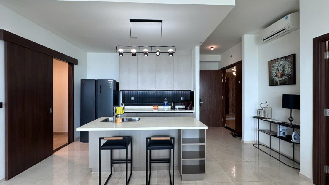 Spacious 4 bedroom apartment for rent in D'edge: River-facing unit