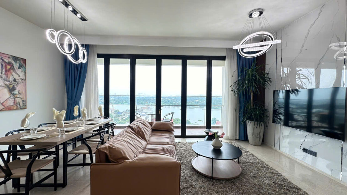 Spacious 4 bedroom apartment for rent in D'edge: River-facing unit