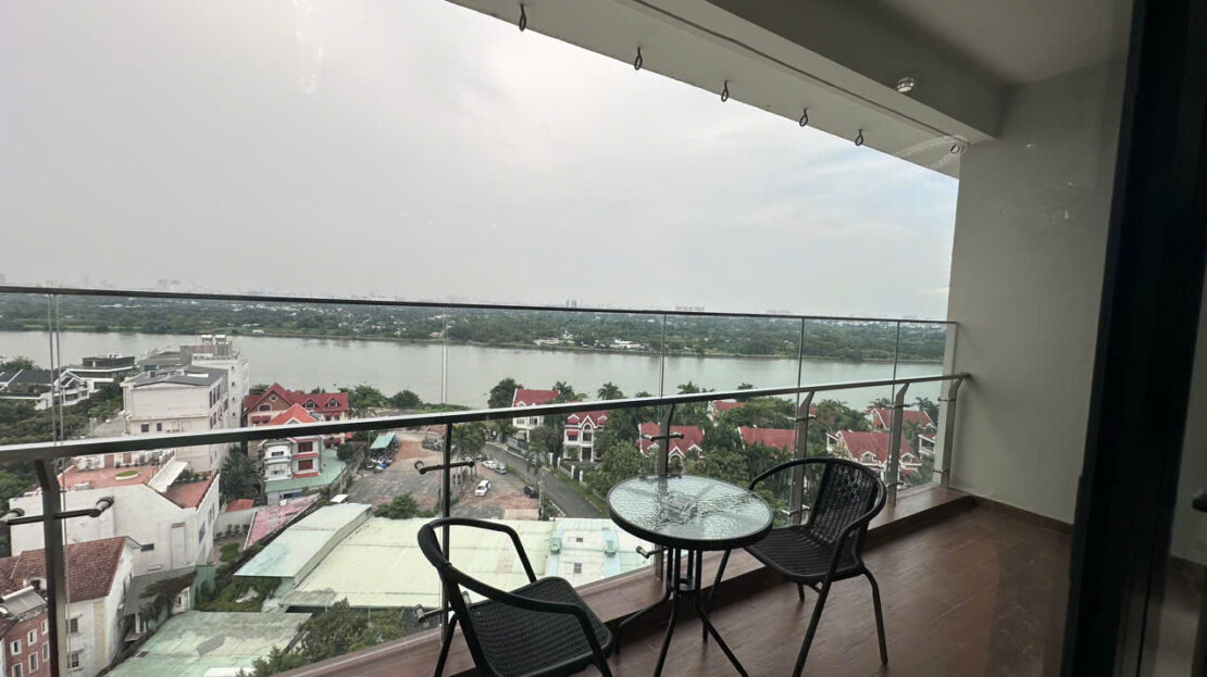 Spacious 4 bedroom apartment for rent in D'edge: River-facing unit