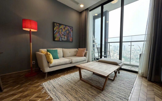 Modern 2 bedrooms for rent at Vinhomes Golden River – High floor, open view 