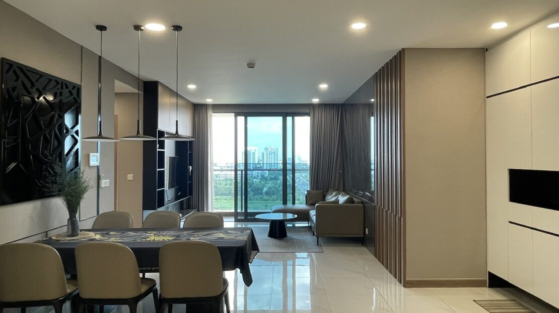 River view 3 bedrooms for rent in Sunwah Pearl Silver House