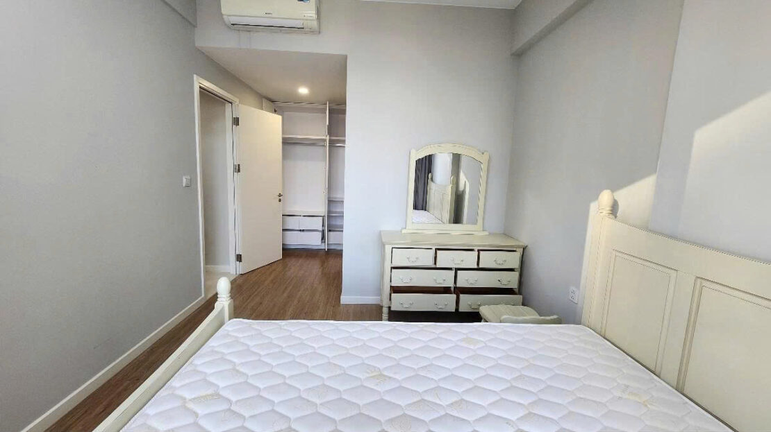 Furnished 2 bedroom for rent at Masteri An Phu with river view
