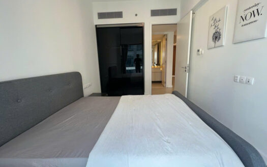 High floor 1 bedroom for rent in Gateway with warm tone