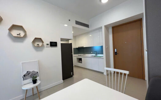 High floor 1 bedroom for rent in Gateway with warm tone