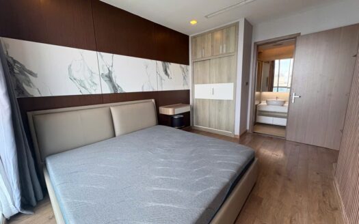 Modern 2BR for rent in Vinhomes Central Park, open city view