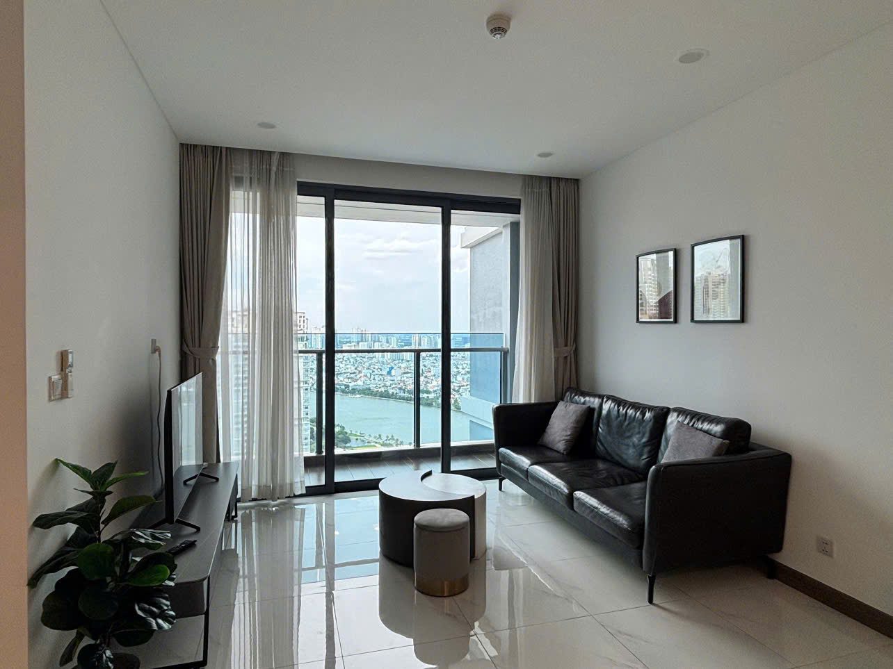 Golden House 2 bedroom for rent in Sunwah Pearl – Nice river view