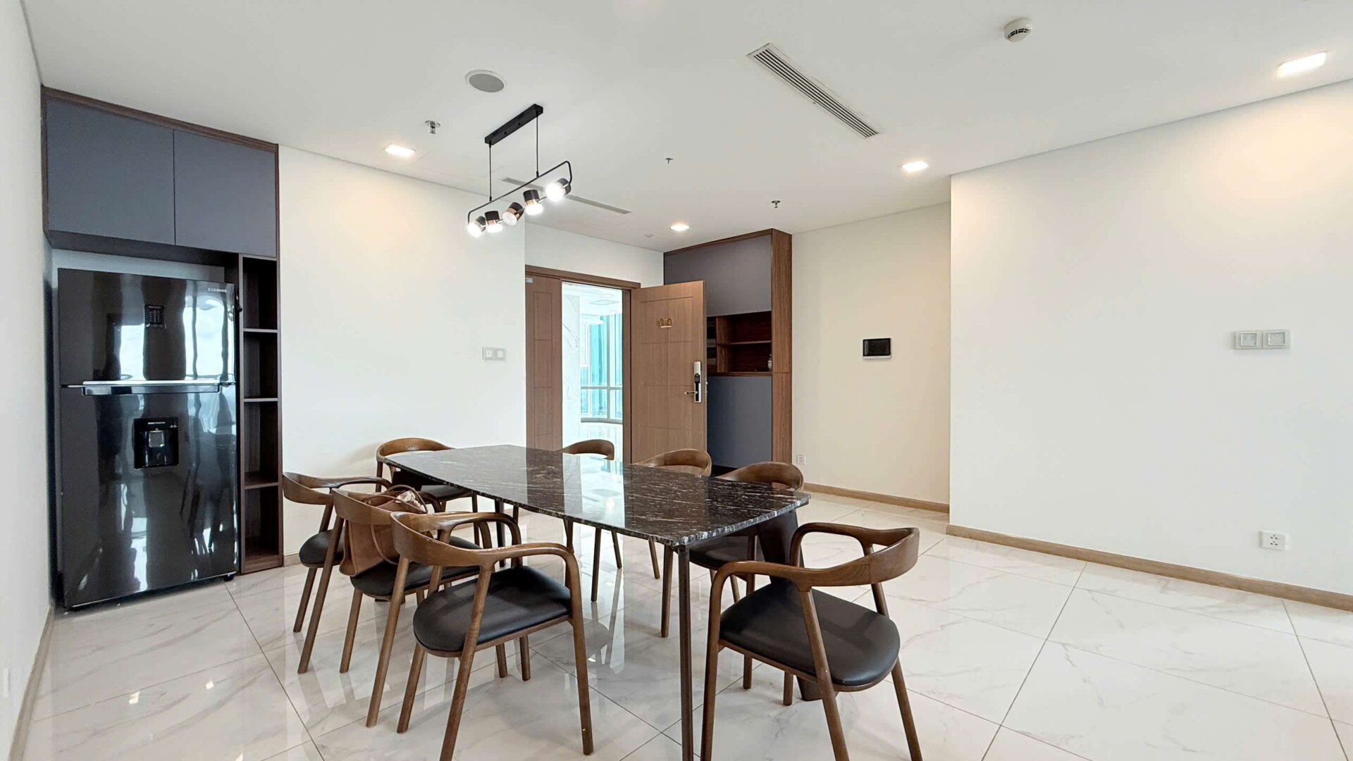 Landmark81 4 bedrooms for rent Vinhomes Central Park - Stylish 172m2