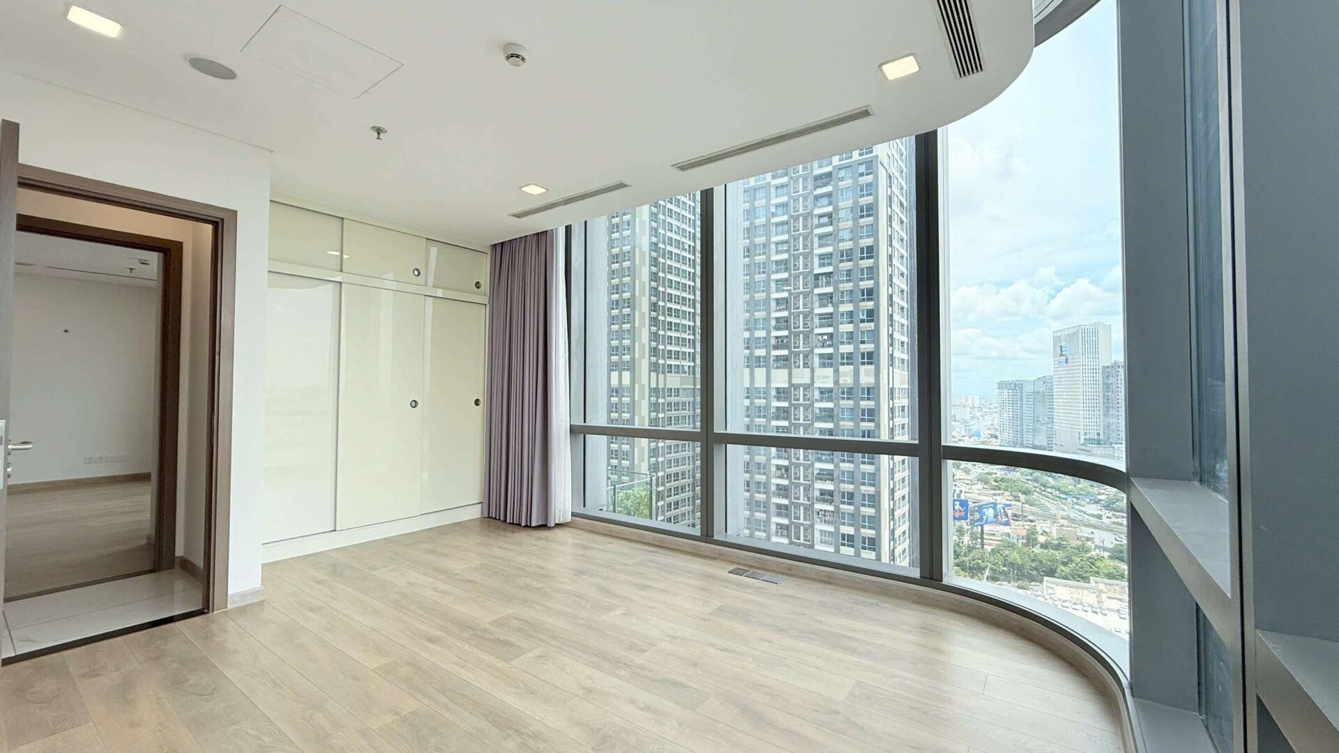 Landmark81 4 bedrooms for rent Vinhomes Central Park - Stylish 172m2