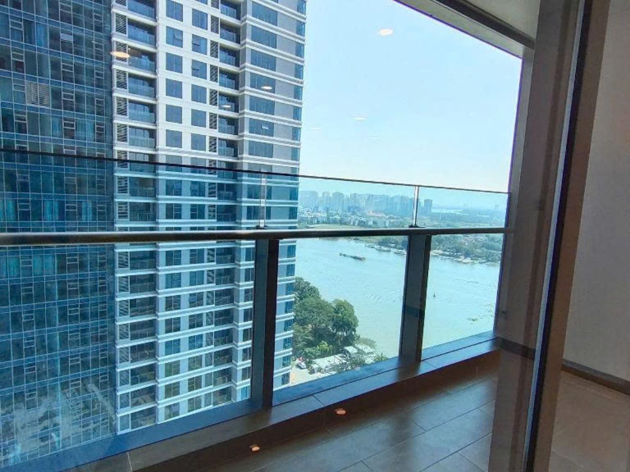 Unfurnished 2 bedroom for rent in Sunwah Pearl - Open view, good rental