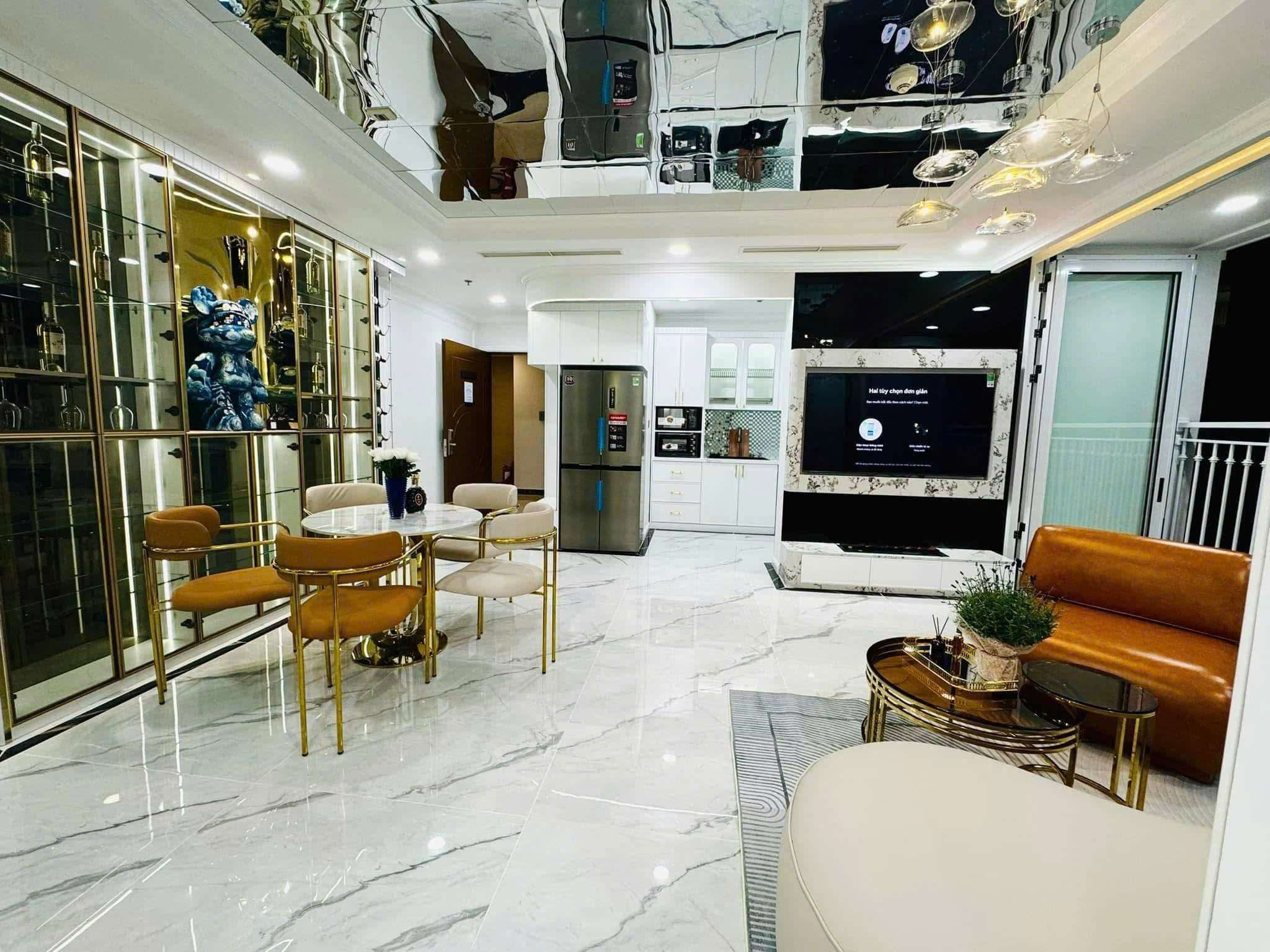 3 bedroom for rent in Vinhomes Central Park – Charming decor with white tone 