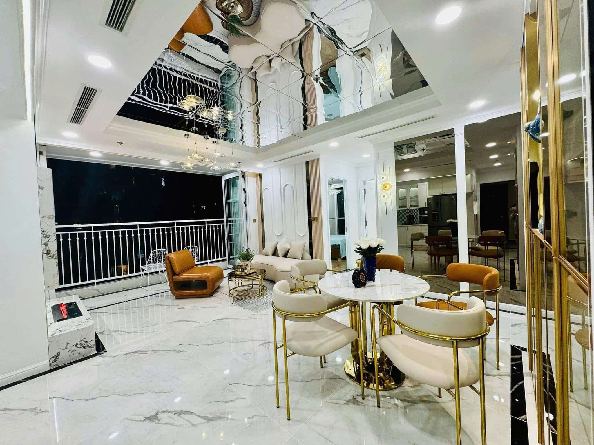 3 bedroom for rent in Vinhomes Central Park - Charming decor with white tone