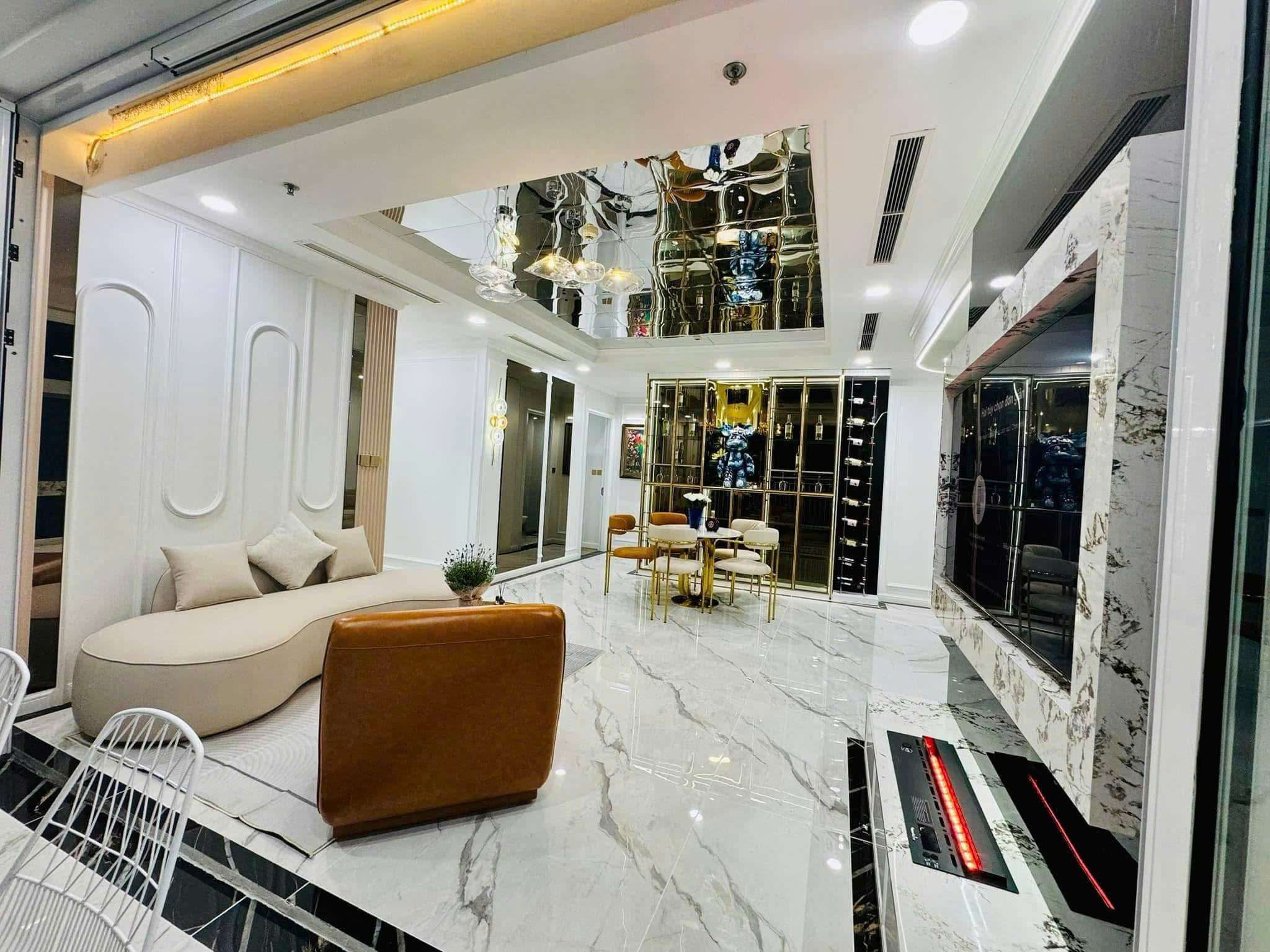 3 bedroom for rent in Vinhomes Central Park - Charming decor with white tone