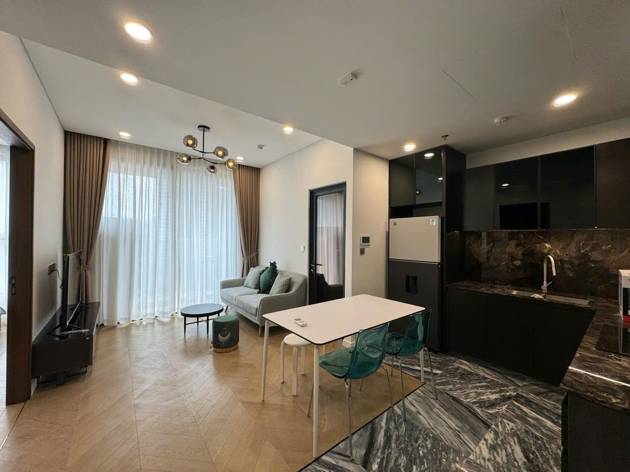 Lumiere Riverside 1BR for rent West Tower - High floor, stylish decor